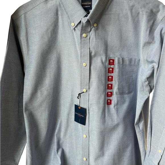 Dockers Collection Battery Street. Classic Fit XL 17/17 1/2  32/33. Dress shirt - Picture 2 of 2